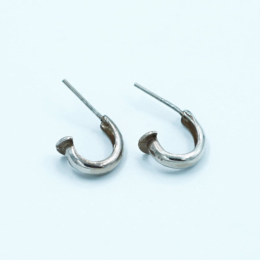 Ladies Silver Earring hoops pretty woman peg