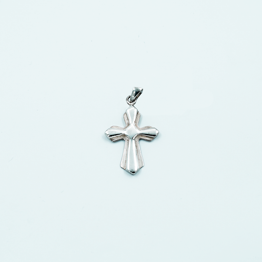 layered cross pend 4gm